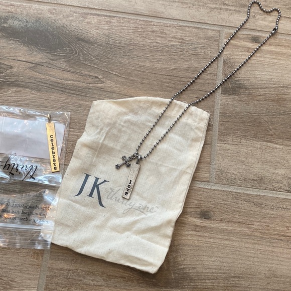 Jewel Kade by Thirty One necklace with multiple pendants - Picture 1 of 5